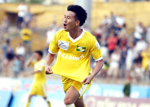 Quang Tình trong màu áo SLNA