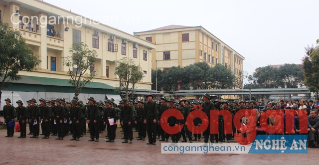 Tại lễ giao nhận quân