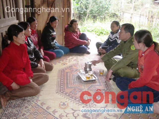 Tuyên truyền cho hội viên kiến thức về phòng, chống  mua bán người