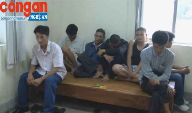 Các đối tượng bị bắt quả tang