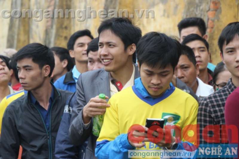 CĐV có thể vô tư đi xem mà không lo ngại về tình trạng móc túi, cướp giật