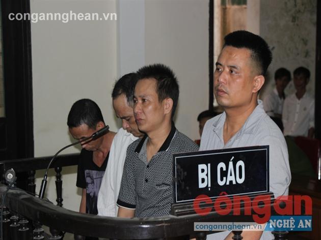 Các bị cáo tại phiên tòa