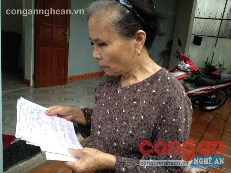Một người dân tá hỏa khi so sánh tiền điện trong tháng