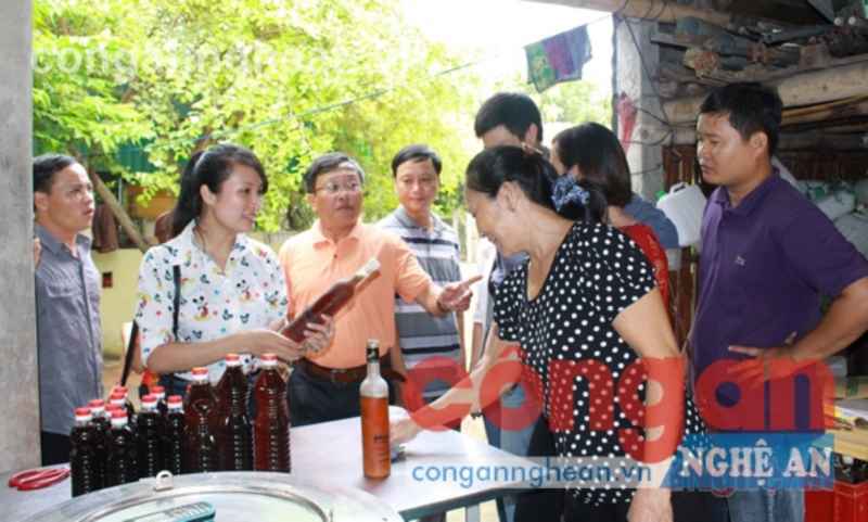 Giá cả hợp lý và được niêm yết công khai sẽ tạo cho du khách sự yên tâm khi đến mua sắm, du lịch                          tại biển Cửa Lò trong mùa du lịch năm nay