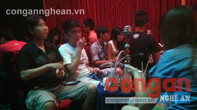 Ẩn hoạ khôn lường từ trào lưu hút shisha