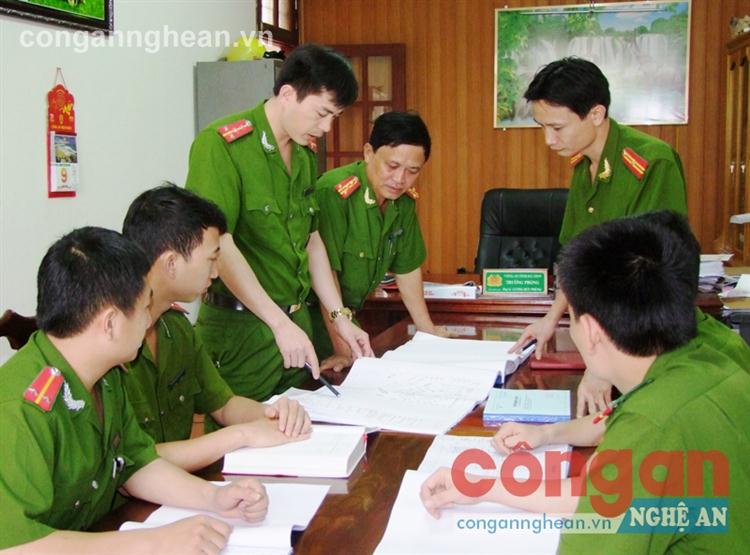 CBCS Phòng Cảnh sát PCCC&CN,CH                                                                     trao đổi nghiệp vụ về công tác kiểm tra hướng dẫn PCCC