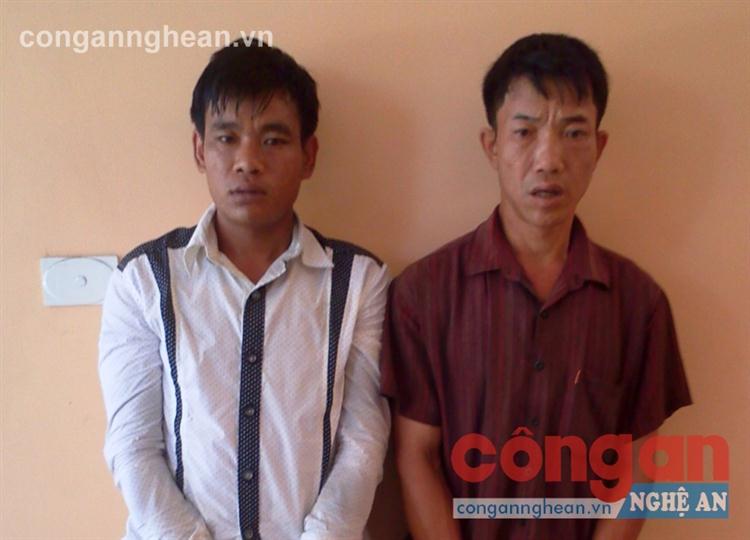 Hai đối tượng Vương và Vẽ tại Công an huyện Diễn Châu