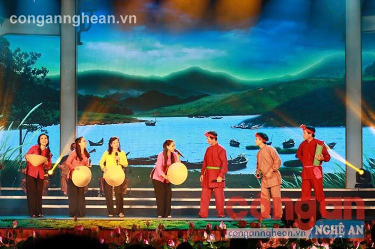 Ấn tượng tiết mục “Trai phường Chài,                       gái phường Vải” của đoàn Nghệ An