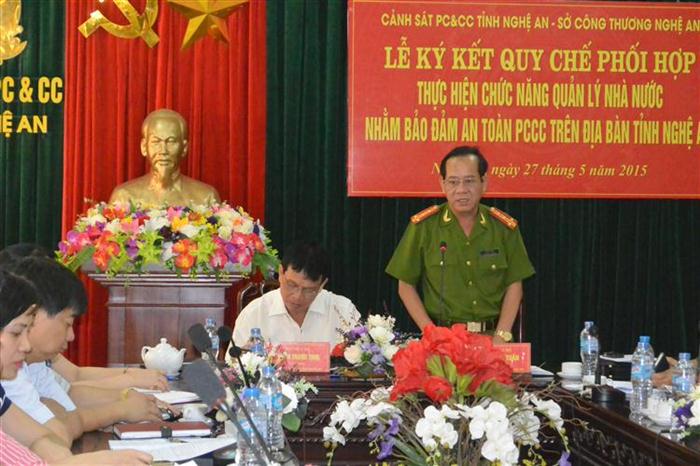 Đại tá Hồ Sỹ Tuấn, Giám đốc Cảnh sát PC&CC phát biểu tại buổi ký kết