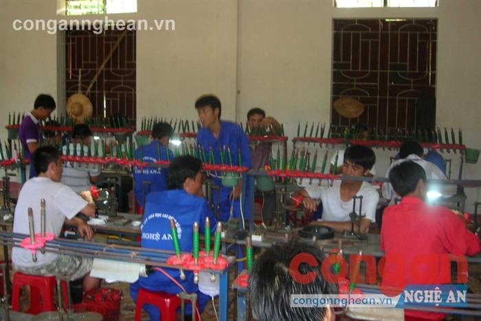 Đào tạo nghề, tạo việc làm cho đối tượng sau cai nghiện                   là nhiệm vụ của các cấp, ngành trong công tác quản lý                     đối tượng, giúp họ tái hòa nhập cộng đồng