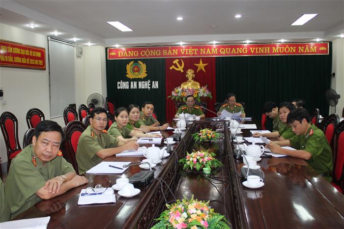 Các đại biểu dự Hội nghị giao ban trực tuyến tại điểm cầu Nghệ An