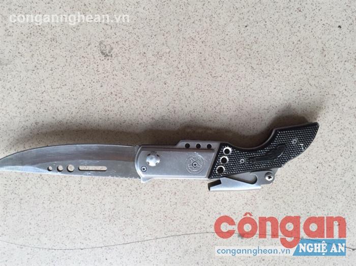 Chiếc dao đối tượng gây án