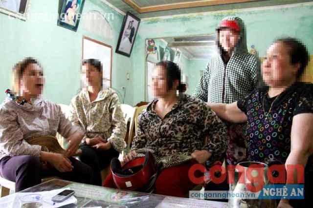 Các tiểu thương ở Quán Hành bức xúc và hoang mang trước việc chủ hụi ôm tiền tỉ bỏ trốn