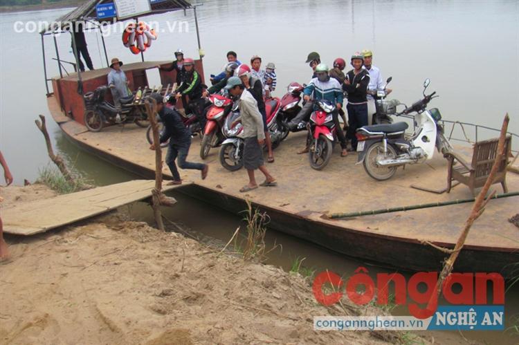 Bến đò Phuống chưa đáp ứng được tiêu chí “Bến đò an toàn”