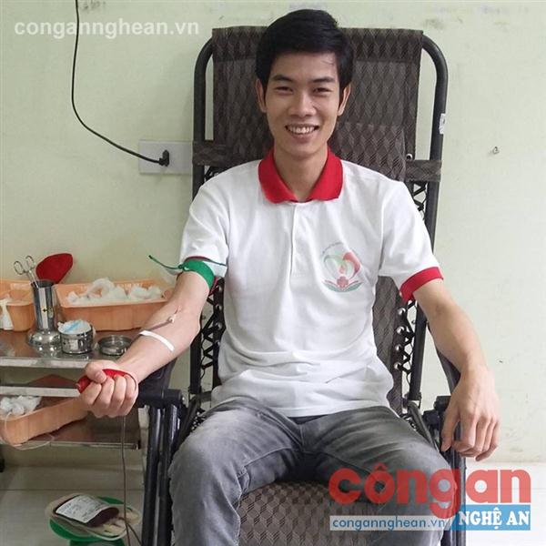 Anh Nguyễn Viết Tuấn từng 7 lần hiến máu tình nguyện