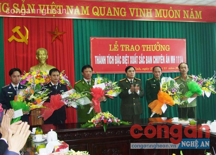 Lãnh đạo Công an Hà Tĩnh khen thưởng Ban chuyên án đấu tranh có hiệu quả với tội phạm ma túy