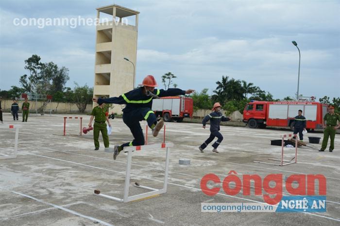 CBCS tham gia kiểm tra nghiệp vụ chữa cháy và cứu nạn