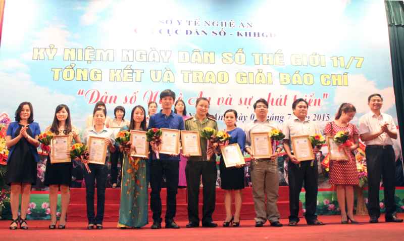 Trao thưởng cho các tác giả đoạt giải