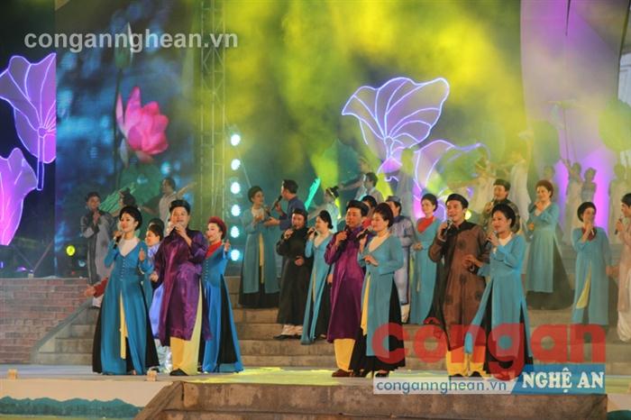 Dù cuộc sống gặp nhiều khó khăn nhưng nghệ sĩ, diễn viên vẫn đam mê, sống trọn với dân ca ví, giặm 