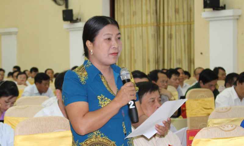 Đại biểu Nguyễn Thị Quỳnh Nga chất vấn Giám đốc Sở Khoa học Công nghệ về đề tài bảo tồn giá trị văn hóa dân tộc miền núi