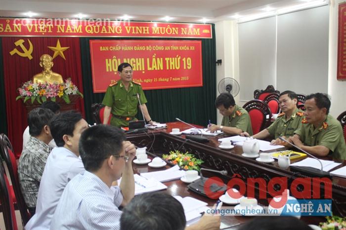 Đồng chí Đại tá Nguyễn Hữu Cầu, Bí thư Đảng uỷ, Giám đốc Công an tỉnh                                       chủ trì Hội nghị BCH Đảng bộ Công an tỉnh trước thềm Đại hội