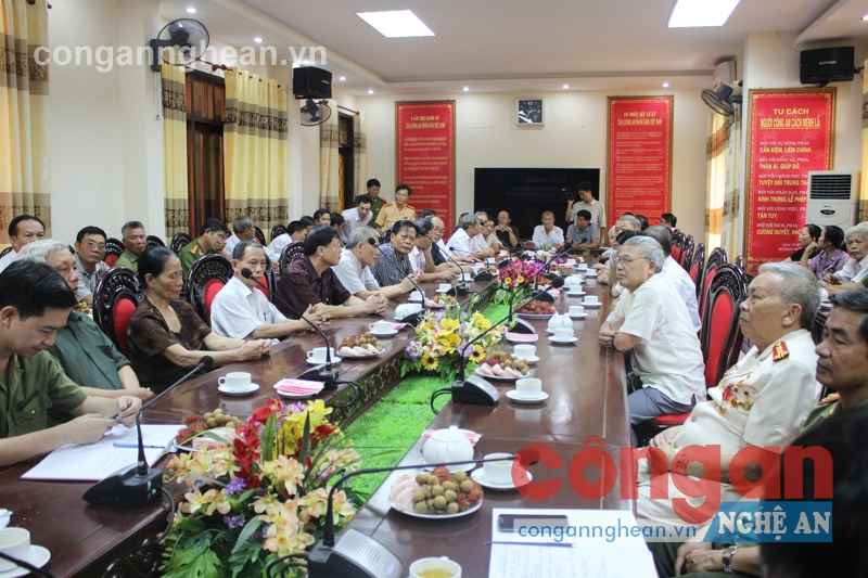Công an TP Vinh gặp mặt Công an hưu trí là thương bệnh binh và thân nhân liệt sĩ Công an Nghệ An nhân kỷ niệm 68 năm Ngày Thương binh liệt sĩ