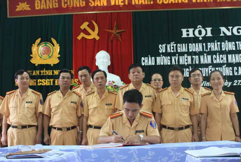 Kí cam kết thi đua đợt 2