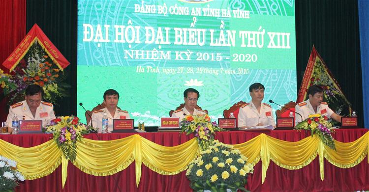 Đoàn chủ tịch Đại hội