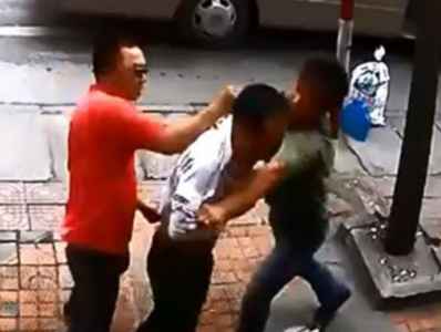Giải quyết mâu thuẫn bằng vũ lực dẫn đến vi phạm pháp luật. Ảnh minh họa