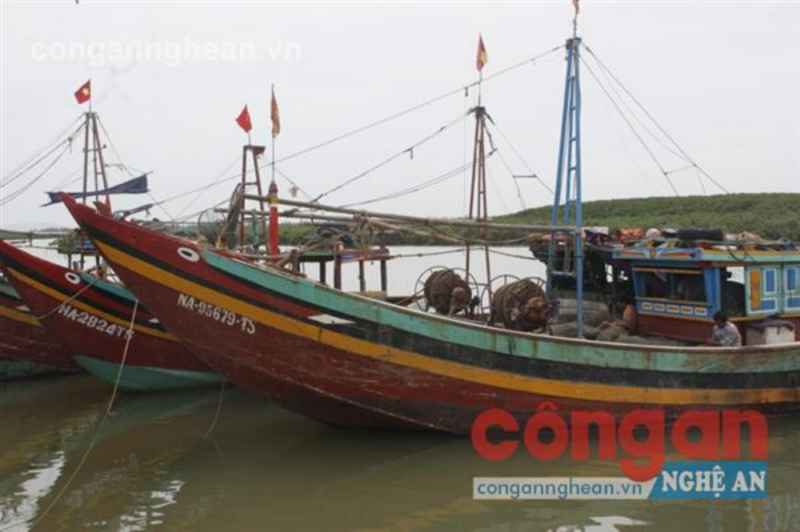 Nhiều ngư dân muốn thay tàu nhỏ bằng tàu lớn để vươn khơi, bám biển nhưng chưa tiếp cận được nguồn vốn