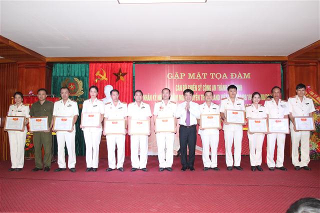 Trao thưởng tại buổi tọa đàm