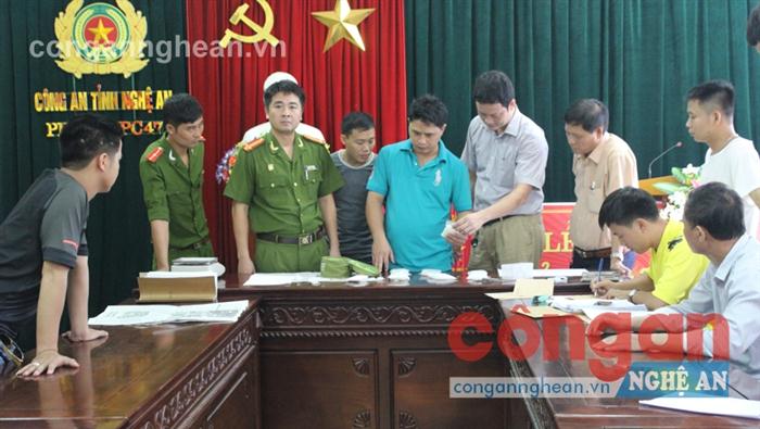 Các lực lượng chức năng tổ chức giám định số ma tuý thu được trong Chuyên án 226T