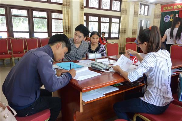 Sát giờ chốt hồ sơ, nhiều thí sinh vẫn đến rút hồ sơ