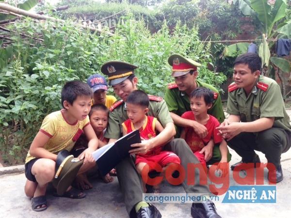 CBCS Công an huyện Lộc Hà luôn gần dân, bám cơ sở để hoàn thành tốt nhiệm vụ