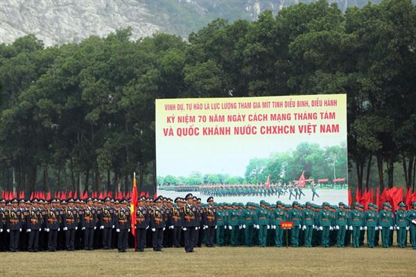 Các khối đứng trong buổi sơ duyệt
