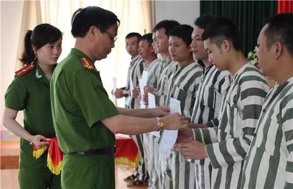 Hơn 18.000 phạm nhân được đặc xá nhân dịp kỷ niệm 70 năm cách mạng tháng 8 và Quốc khánh 2/9
