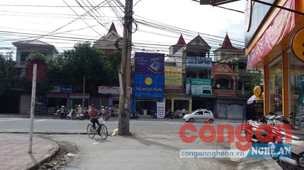 Cần sớm di dời những cột điện giữa đường                   nhằm đảm bảo TTATGT và mỹ quan đô thị