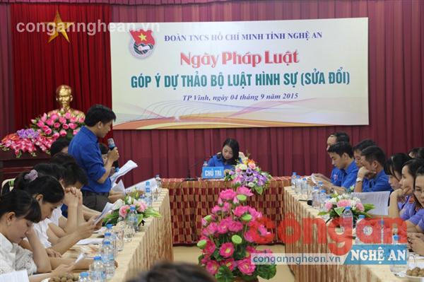   Cán bộ, đoàn viên sôi nổi tham gia đóng góp ý kiến 