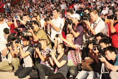 Hoạt động báo chí đang ngày càng sôi động, việc cấp thẻ cần phải được thực hiện chặt chẽ.