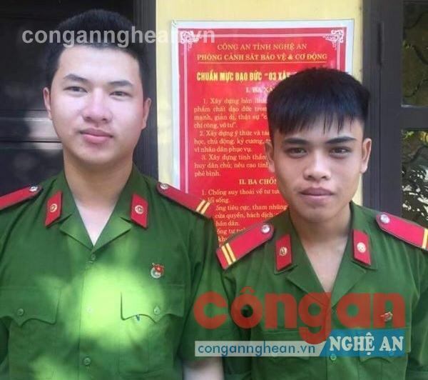 2 chiến sỹ Cao Tiến Đức và Hồ Sỹ Tuấn nhặt được               của rơi trả lại người đánh mất
