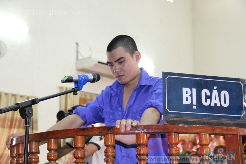 Bị cáo Vi Văn Hai tại phiên tòa.