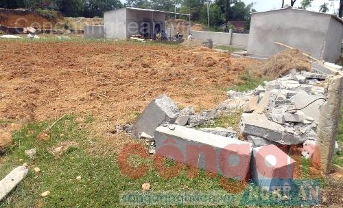 Bị tháo dỡ, phá bỏ: Cưỡng chế không đúng trình tự.