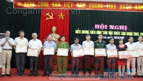 TX Cửa Lò biểu dương, khen thưởng các tập thể, cá nhân điển hình dân vận khéo giai đoạn 2013 - 2015.