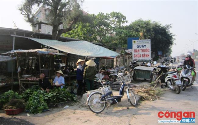 Tình trạng chợ cóc vẫn còn tái diễn trên địa bàn TP Vinh trong thời gian gần đây