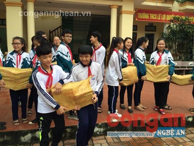 Trường THCS Lê Lợi thu gom sách cũ để trao tặng                    cho học sinh nghèo vùng sâu, vùng xa