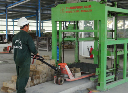  Dây chuyền sản xuất gạch không nung tại Công ty Thành Chí