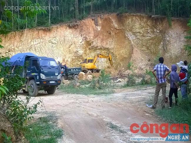  Tổ chức múc đất trái phép tại xã Đức Thành, huyện Yên Thành, tỉnh Nghệ An
