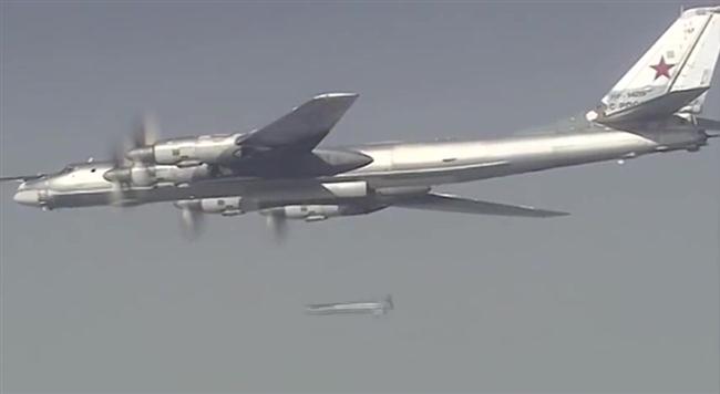 Máy bay Tu-95 của lực lượng hàng không vũ trụ Nga dội bom vào cơ sở hạ tầng của IS ở Syria ngày 17/11. Ảnh: Sputnik