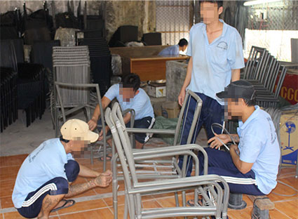 Học viên tham gia lao động tại Trung tâm Giáo lục lao động và Dạy nghề tỉnh.