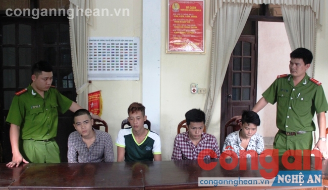 Nhóm đối tượng cướp tài sản bị Công an TX Cửa Lò bắt giữ